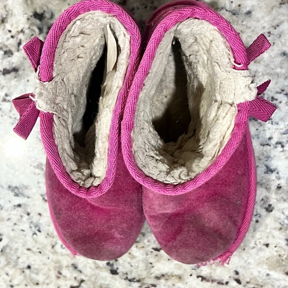 Pink Suede Boots with Bows koolaburra by Ugg youth